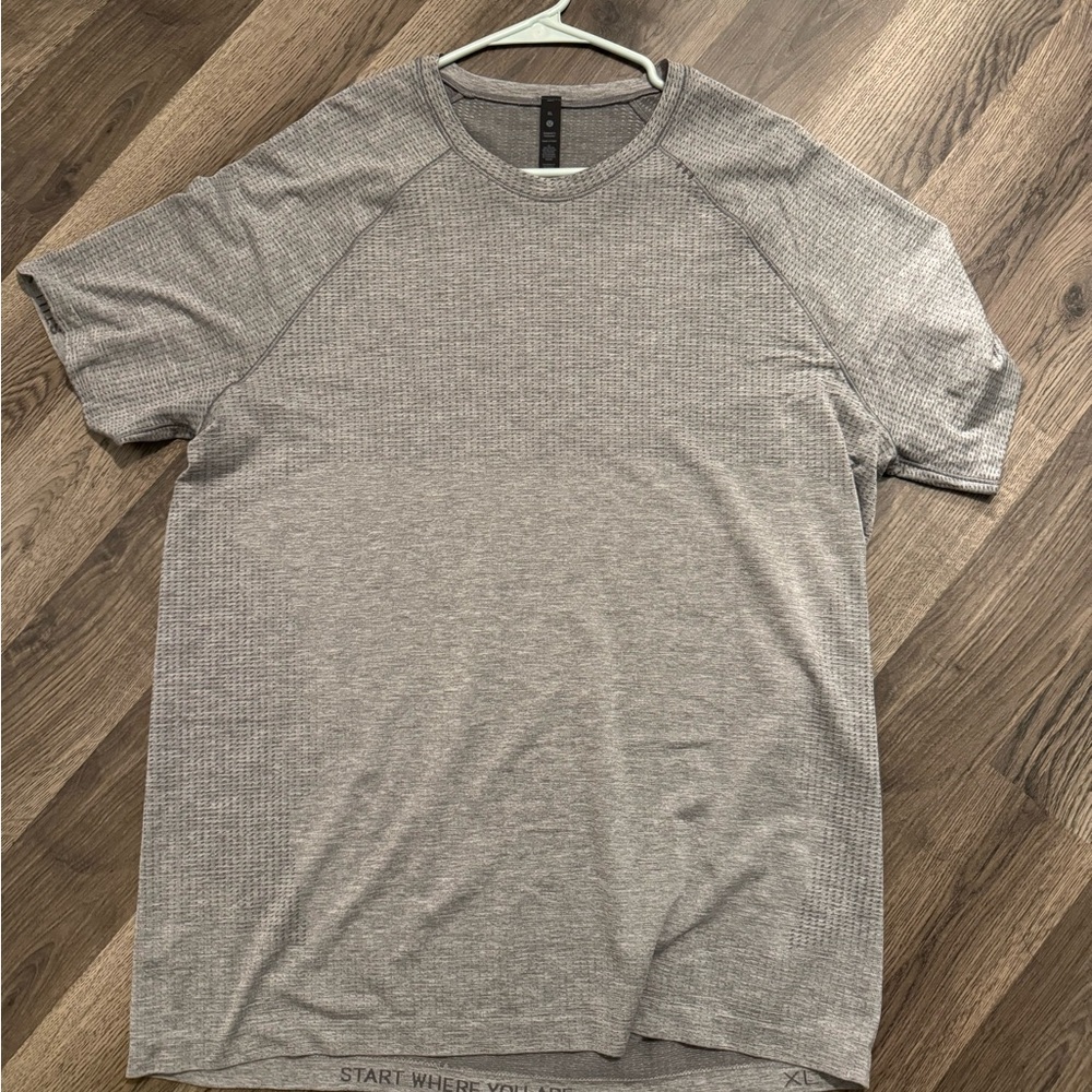 Lululemon Athletica Gray Short Sleeve Tee